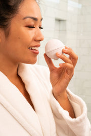 CBDfx | CBD Bath Bomb – Hydrating | 200mg Mango & Shea Butter Bath Bomb – lifestyle photo
