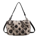 Stylish chain shoulder strap