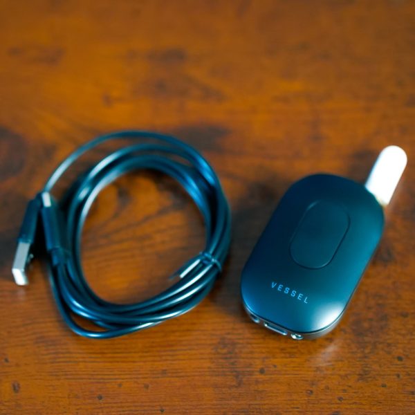 Freeze Pipe Vape Pen with compact portable design and built-in cooling technology.