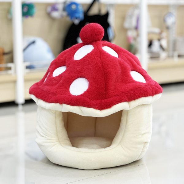 Warm Plush Mushroom Cat Kennel with half-surrounded cozy design and soft plush material for cats and small pets.